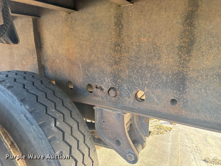 image for item EG7982 1999 Fontaine Trailer Co EFTW-5-8046SLWK flatbed trailer