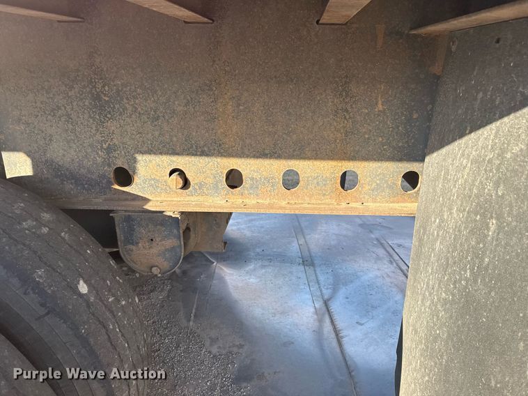 image for item EG7982 1999 Fontaine Trailer Co EFTW-5-8046SLWK flatbed trailer