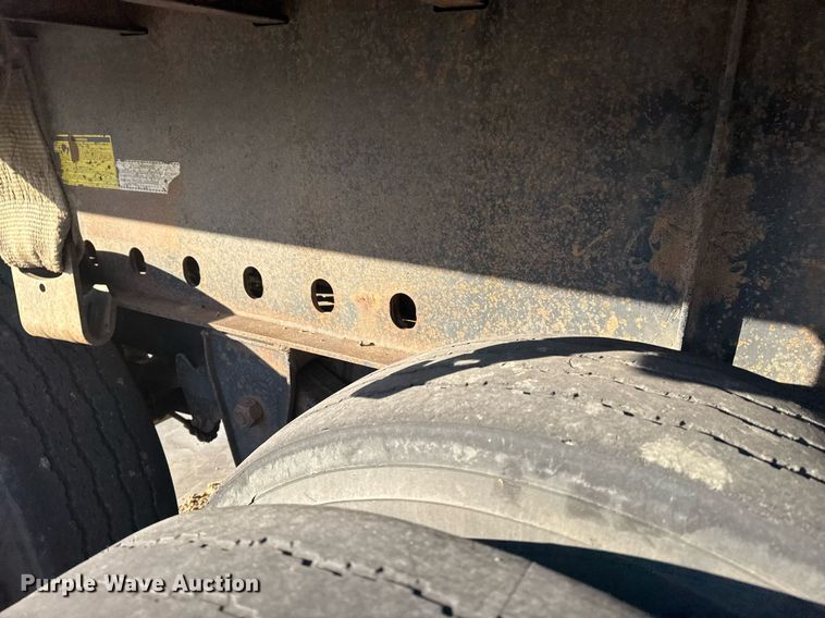 image for item EG7982 1999 Fontaine Trailer Co EFTW-5-8046SLWK flatbed trailer