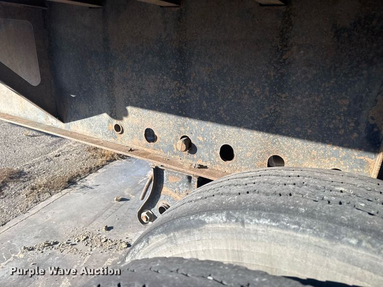 image for item EG7982 1999 Fontaine Trailer Co EFTW-5-8046SLWK flatbed trailer