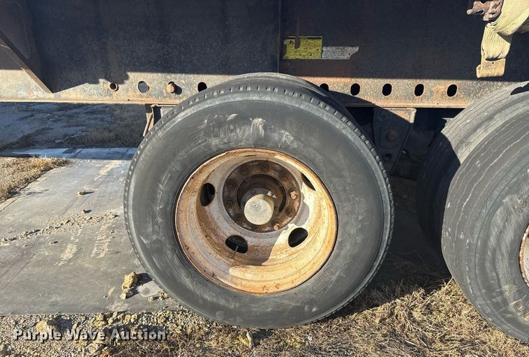 image for item EG7982 1999 Fontaine Trailer Co EFTW-5-8046SLWK flatbed trailer