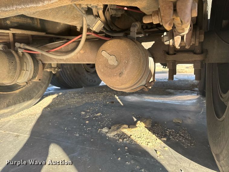 image for item EG7982 1999 Fontaine Trailer Co EFTW-5-8046SLWK flatbed trailer