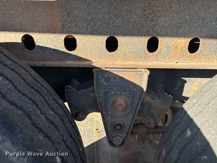 image for item EG7982 1999 Fontaine Trailer Co EFTW-5-8046SLWK flatbed trailer