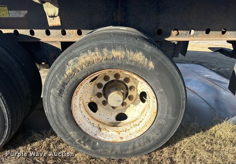 image for item EG7982 1999 Fontaine Trailer Co EFTW-5-8046SLWK flatbed trailer