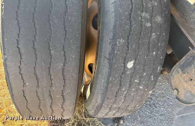 image for item EG7982 1999 Fontaine Trailer Co EFTW-5-8046SLWK flatbed trailer