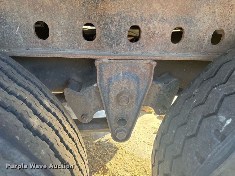 image for item EG7982 1999 Fontaine Trailer Co EFTW-5-8046SLWK flatbed trailer