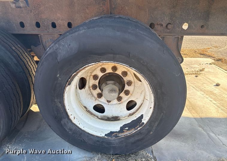 image for item EG7982 1999 Fontaine Trailer Co EFTW-5-8046SLWK flatbed trailer