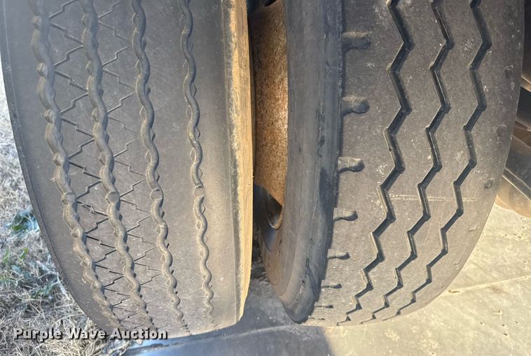 image for item EG7982 1999 Fontaine Trailer Co EFTW-5-8046SLWK flatbed trailer