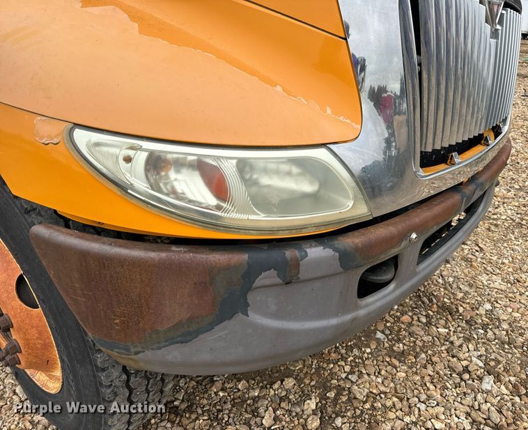 image for item EH7170 2003 International 4400 box truck