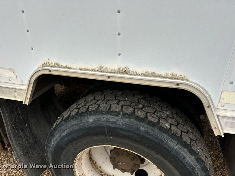 image for item EH7170 2003 International 4400 box truck