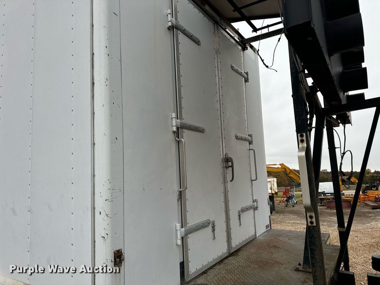 image for item EH7170 2003 International 4400 box truck