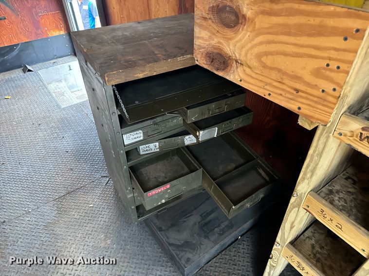 image for item EH7170 2003 International 4400 box truck