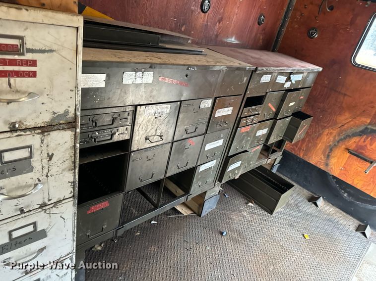 image for item EH7170 2003 International 4400 box truck