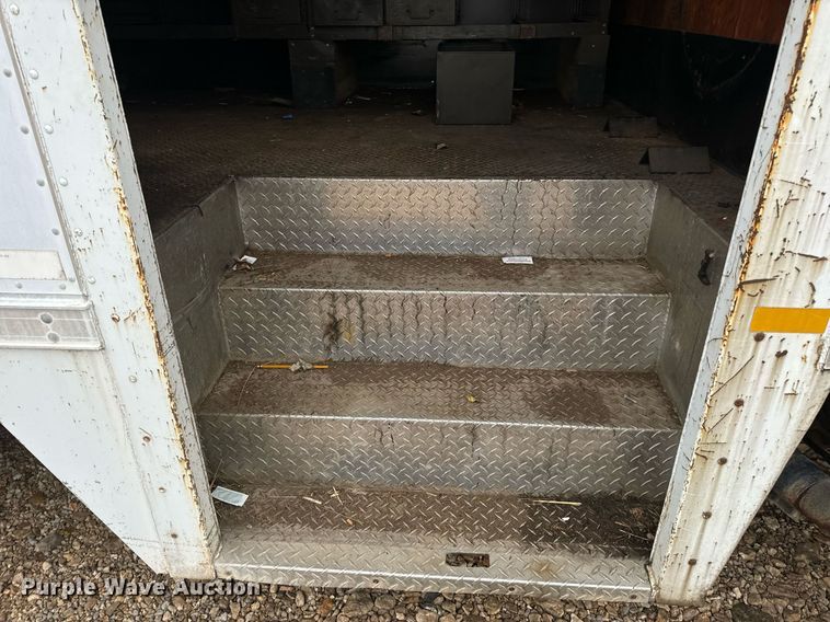 image for item EH7170 2003 International 4400 box truck