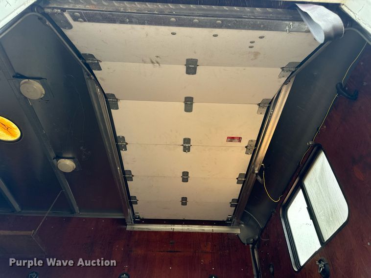 image for item EH7170 2003 International 4400 box truck