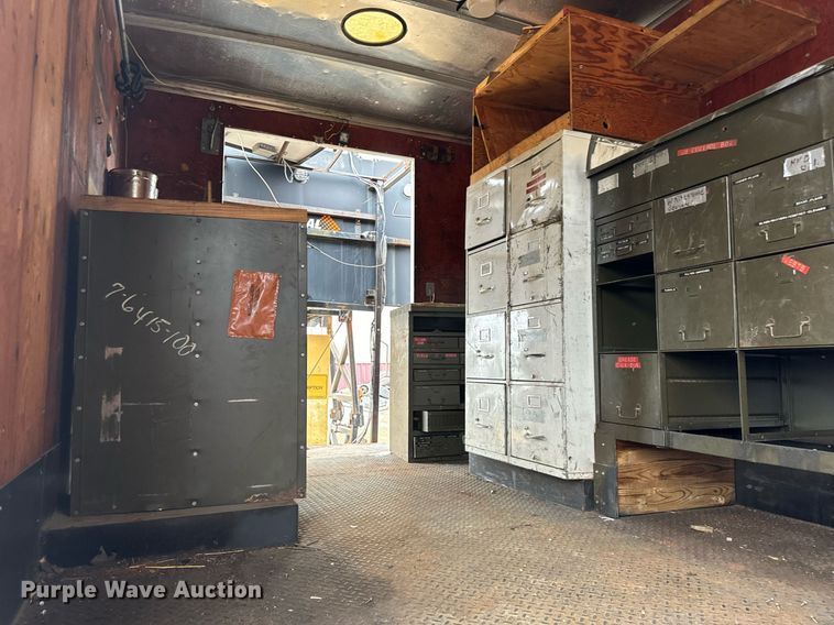 image for item EH7170 2003 International 4400 box truck