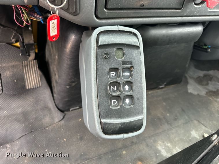 image for item EH7170 2003 International 4400 box truck