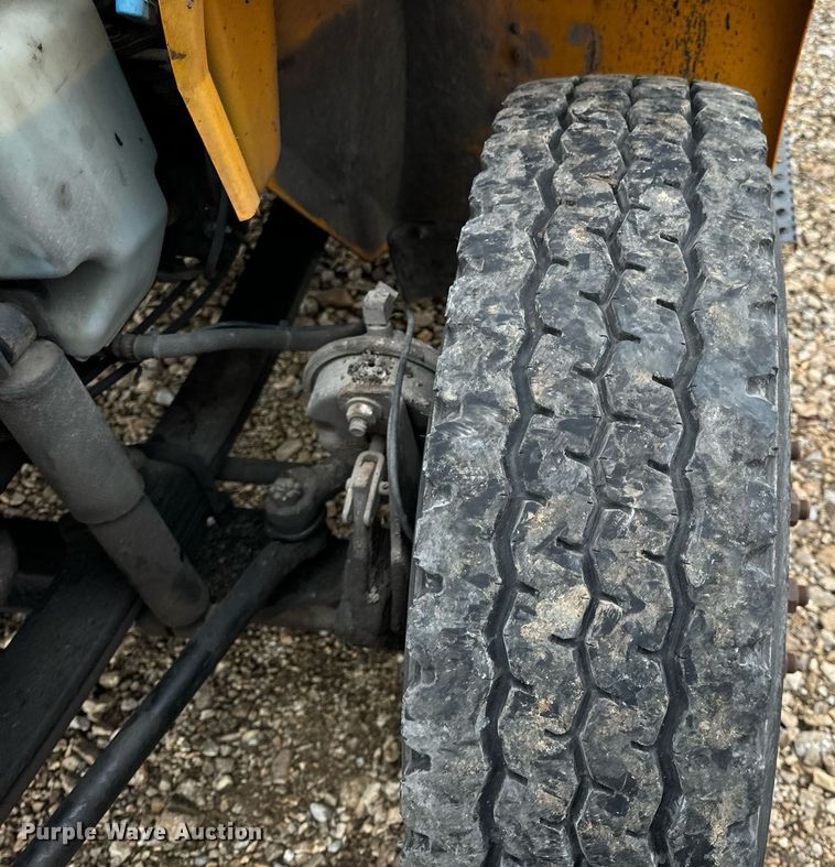 image for item EH7170 2003 International 4400 box truck