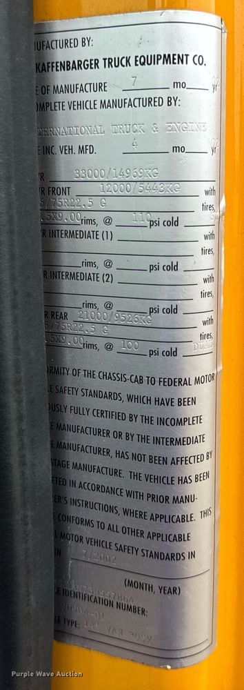 image for item EH7170 2003 International 4400 box truck