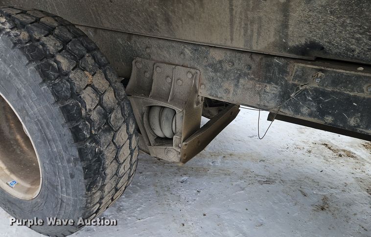 image for item EI8784 2004 Kenworth T800 dump truck