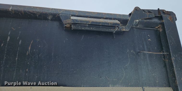 image for item EI8784 2004 Kenworth T800 dump truck