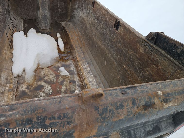 image for item EI8784 2004 Kenworth T800 dump truck