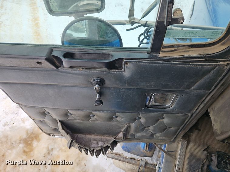 image for item EI8784 2004 Kenworth T800 dump truck