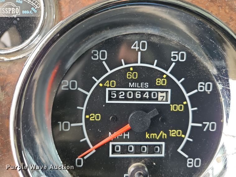 image for item EI8784 2004 Kenworth T800 dump truck