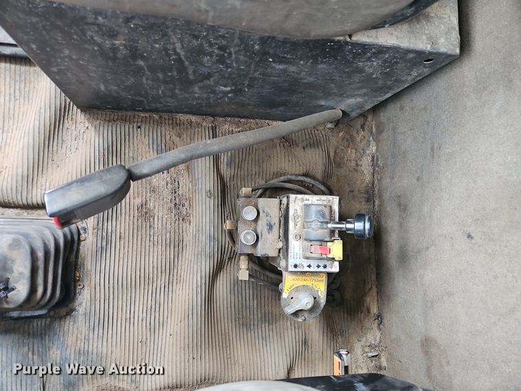 image for item EI8784 2004 Kenworth T800 dump truck