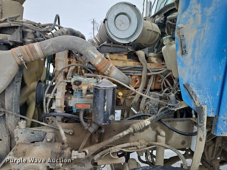 image for item EI8784 2004 Kenworth T800 dump truck