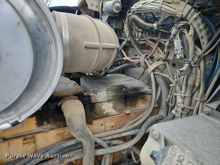 image for item EI8784 2004 Kenworth T800 dump truck