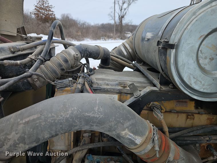 image for item EI8784 2004 Kenworth T800 dump truck