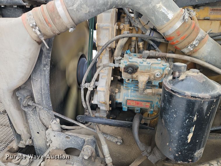 image for item EI8784 2004 Kenworth T800 dump truck