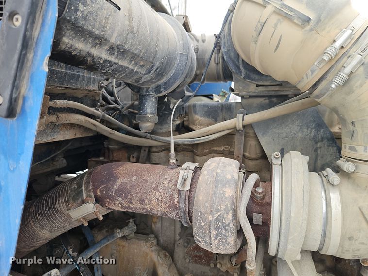 image for item EI8784 2004 Kenworth T800 dump truck