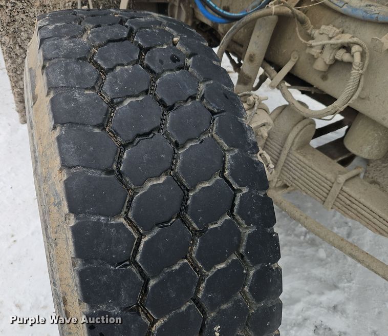 image for item EI8784 2004 Kenworth T800 dump truck