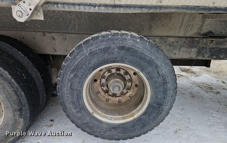 image for item EI8784 2004 Kenworth T800 dump truck