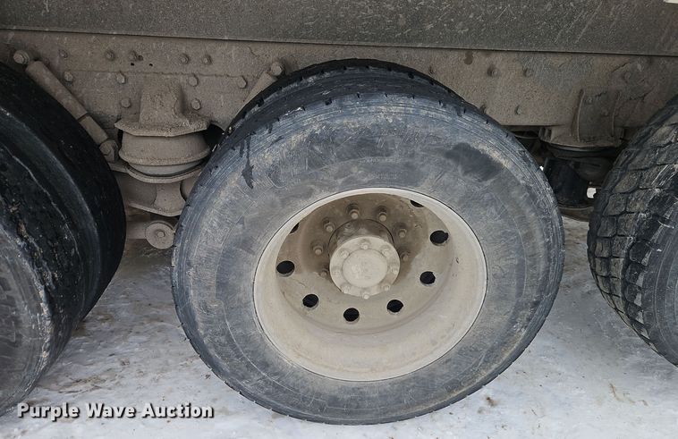 image for item EI8784 2004 Kenworth T800 dump truck