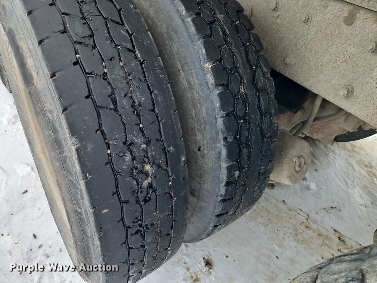 image for item EI8784 2004 Kenworth T800 dump truck