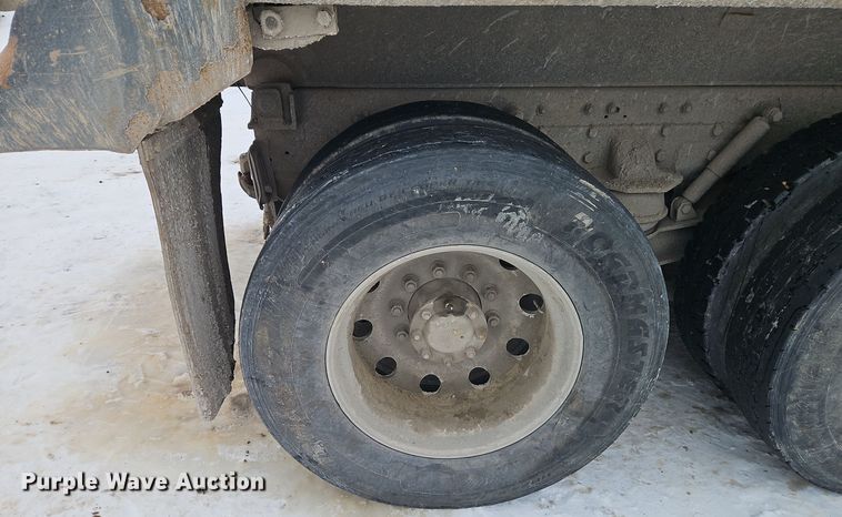 image for item EI8784 2004 Kenworth T800 dump truck