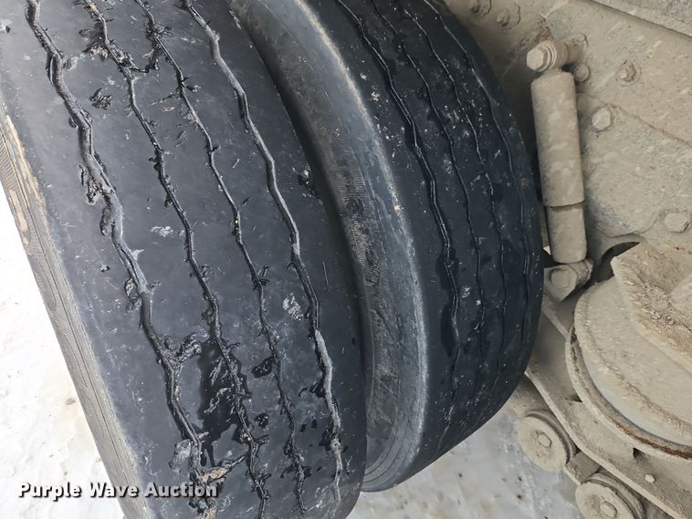 image for item EI8784 2004 Kenworth T800 dump truck