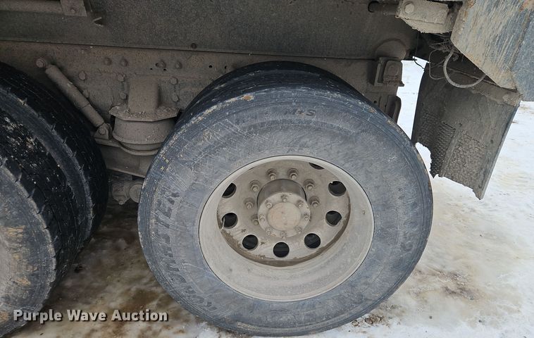 image for item EI8784 2004 Kenworth T800 dump truck