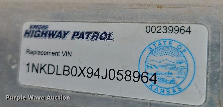 image for item EI8784 2004 Kenworth T800 dump truck