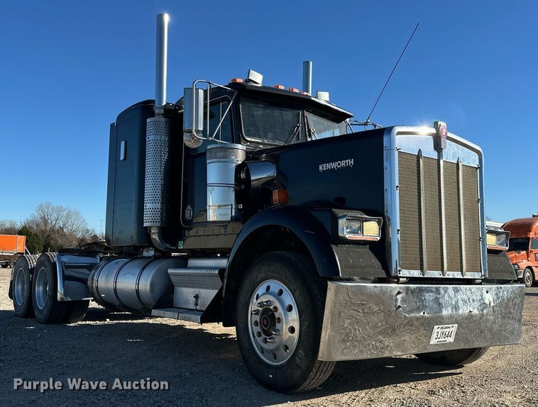 image for item EJ5322 1991 Kenworth W900 semi truck