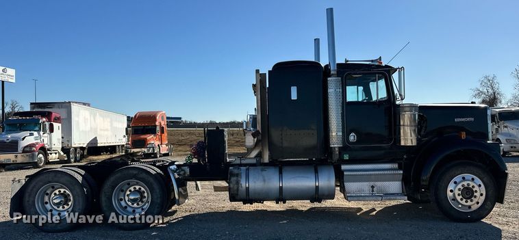 image for item EJ5322 1991 Kenworth W900 semi truck
