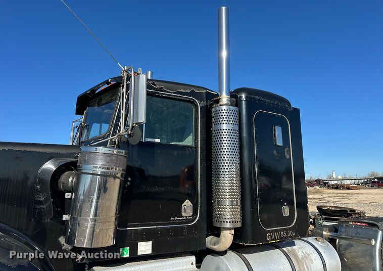 image for item EJ5322 1991 Kenworth W900 semi truck