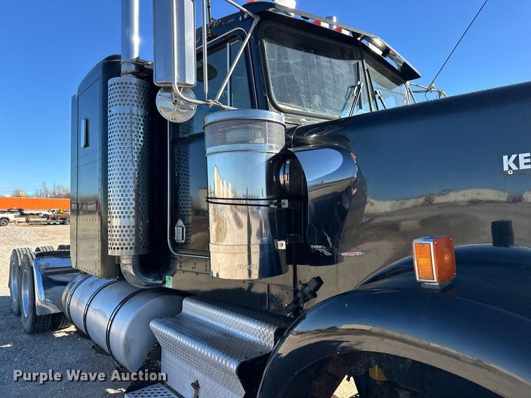 image for item EJ5322 1991 Kenworth W900 semi truck