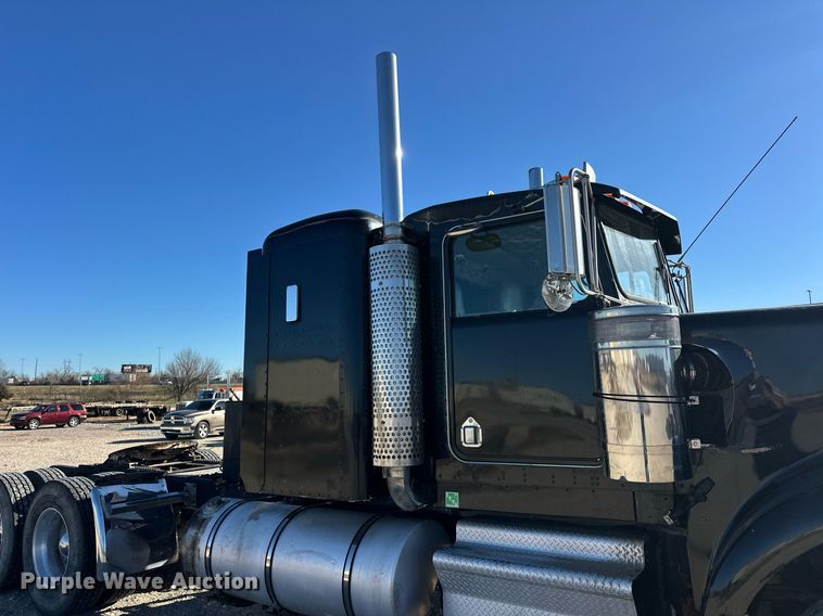 image for item EJ5322 1991 Kenworth W900 semi truck