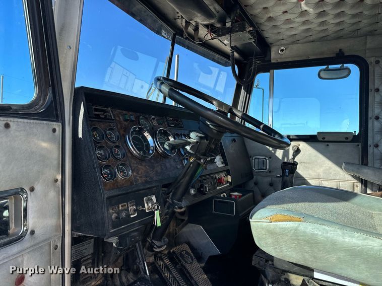 image for item EJ5322 1991 Kenworth W900 semi truck