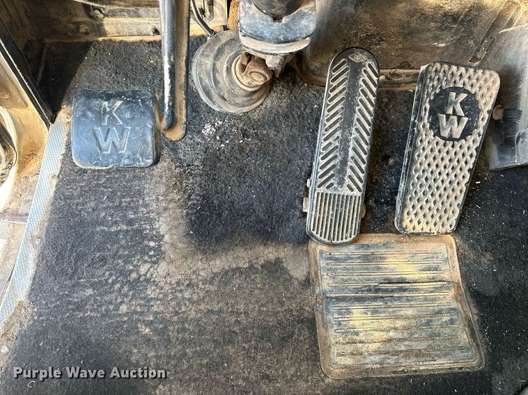 image for item EJ5322 1991 Kenworth W900 semi truck