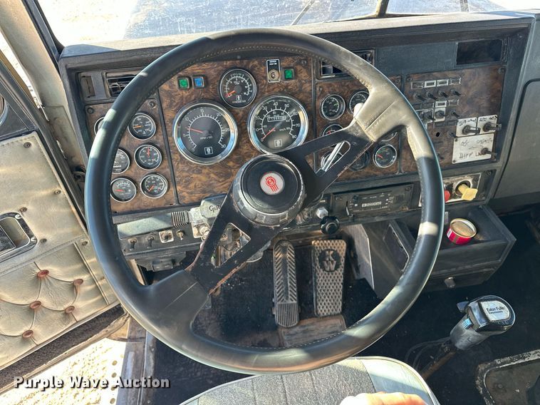 image for item EJ5322 1991 Kenworth W900 semi truck